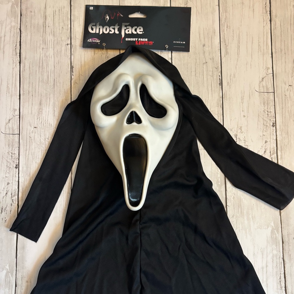 Ghost Face Mask for Costume - Fun World Scream Mask